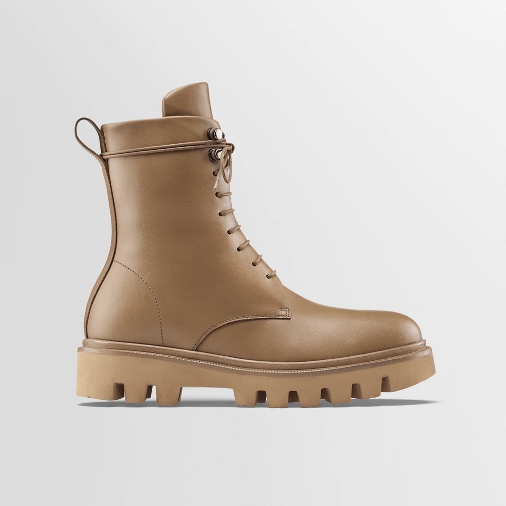 KOIO Cortina Leather Boot • New with flaw • Size 36 (US 6)